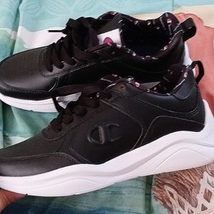 champion, size 7, black.